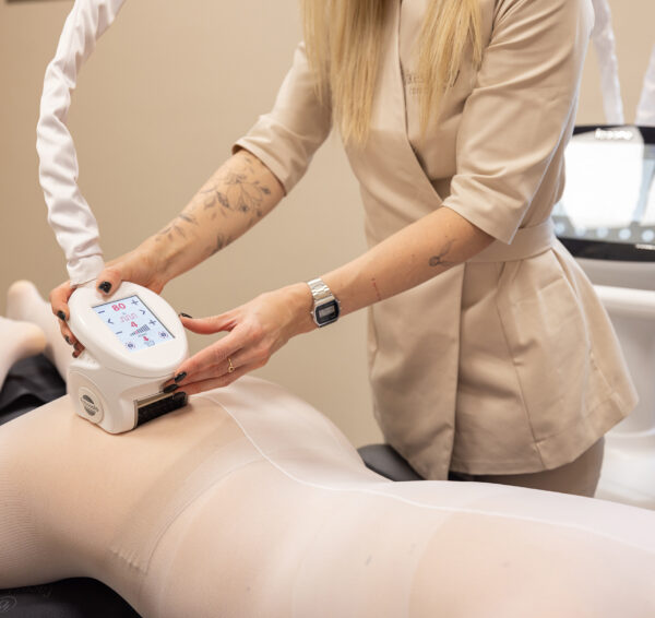 Icoone Laser Med 2 – jak działa innowacyjna technologia modelowania sylwetki?